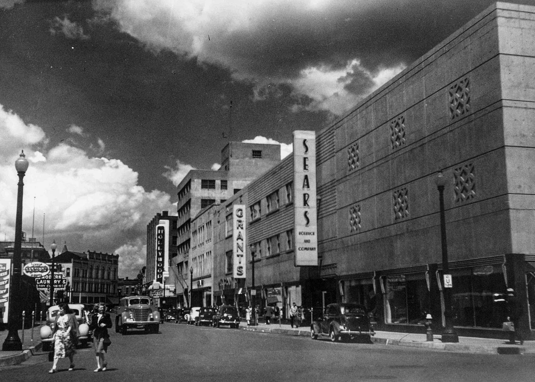 200 block of South Fifth Avenue, 1945